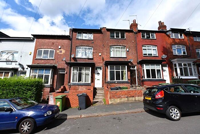 6 Bedroom House To Rent In Richmond Mount, LS6