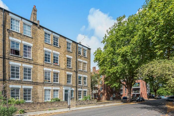 1 Bedroom Flat To Rent In Lomond Grove, London, SE5