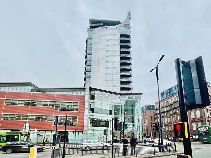 2 Bedroom Flat To Rent In Albion Street, Leeds, West Yorkshire, LS2