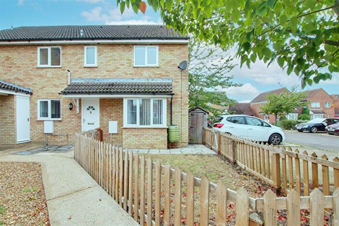 2 Bedroom Detached House To Rent In Derwent Close, St. Ives, Huntingdon, PE27