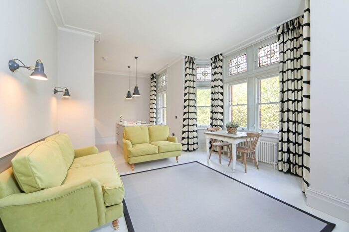 1 Bedroom Flat To Rent In New Kings Road, London, SW6