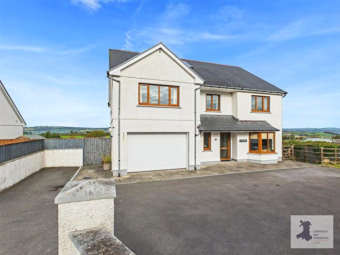 4 Bedroom Detached House For Sale In Cae Pensarn, Llanllwni, Pencader, SA39