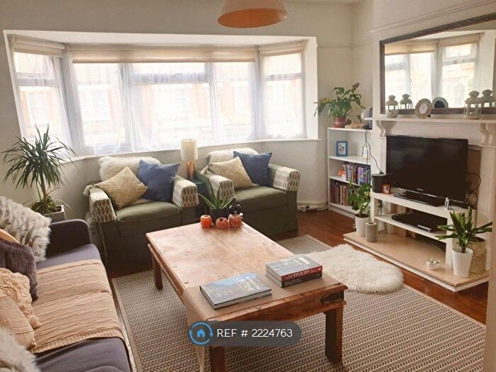 2 Bedroom Flat To Rent In Westbourne Road, London, SE26