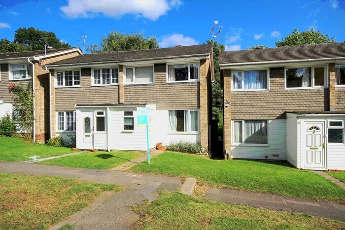 3 Bedroom Semi-Detached House To Rent In Blagrove Drive, Wokingham RG41