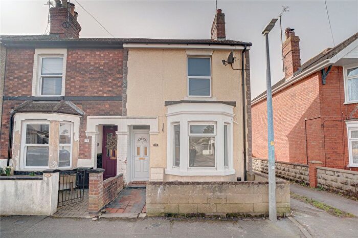 2 Bedroom End Terrace House For Sale In Groves Street, Rodbourne, Swindon, SN2