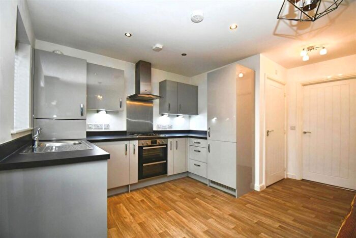 2 Bedroom Semi-Detached House For Sale In Middlesex Road, Hull, HU8