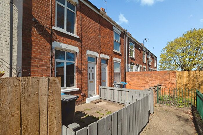 2 Bedroom Terraced House For Sale In Nelson Villas, Hull, HU8
