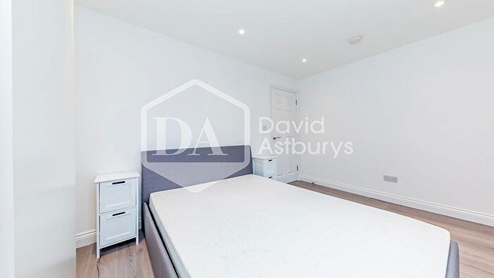 2 Bedroom Apartment To Rent In Stapleton Hall Road, Stroud Green, London, N4