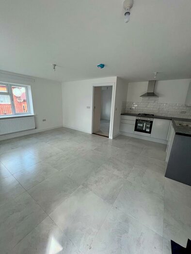 1 Bedroom Apartment To Rent In High Wycombe, Buckinghamshire, HP11