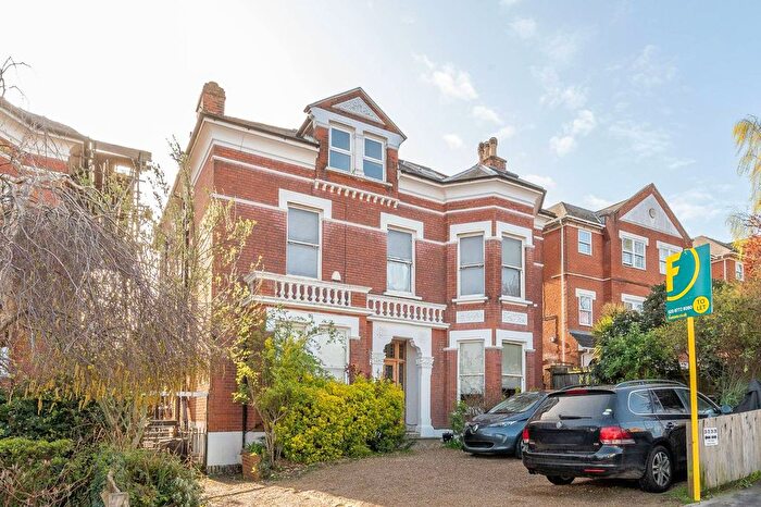 2 Bedroom Flat To Rent In Hermitage Road, Crystal Palace, London, SE19