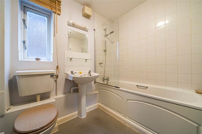 2 Bedroom Flat For Sale In Champion Down, Effingham, Surrey, KT24