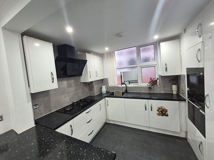 4 Bedroom Semi Detached House To Rent In Glenborne Road, Leicester, LE2