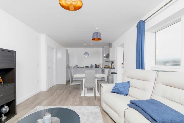 1 Bedroom Flat To Rent In Narwhal Crescent, Rochester, Kent, ME1