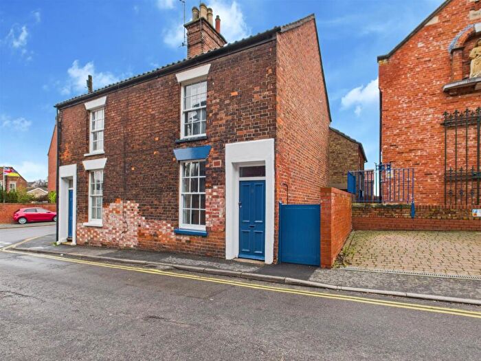 3 Bedroom Semi Detached House For Sale In Broadbank, Louth, LN11