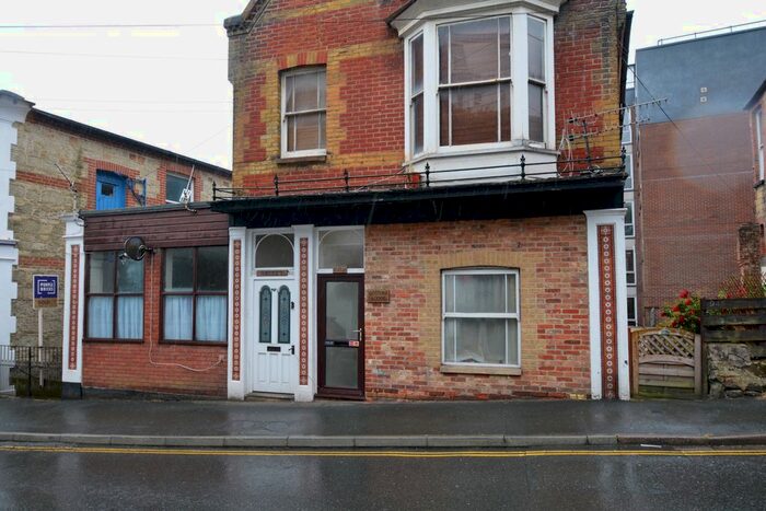 1 Bedroom Flat To Rent In Victoria Street, Ventnor, PO38