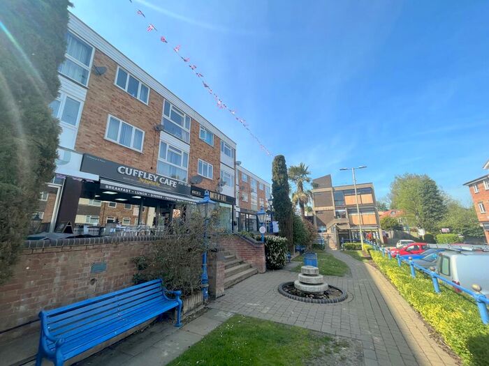 2 Bedroom Flat To Rent In Maynard Place, Cuffley, EN6