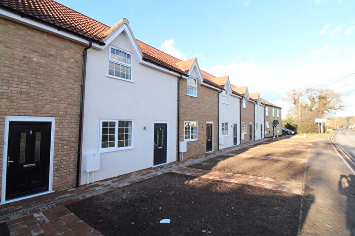 3 Bedroom Terraced House To Rent In Bedford Road, Bedford, MK44