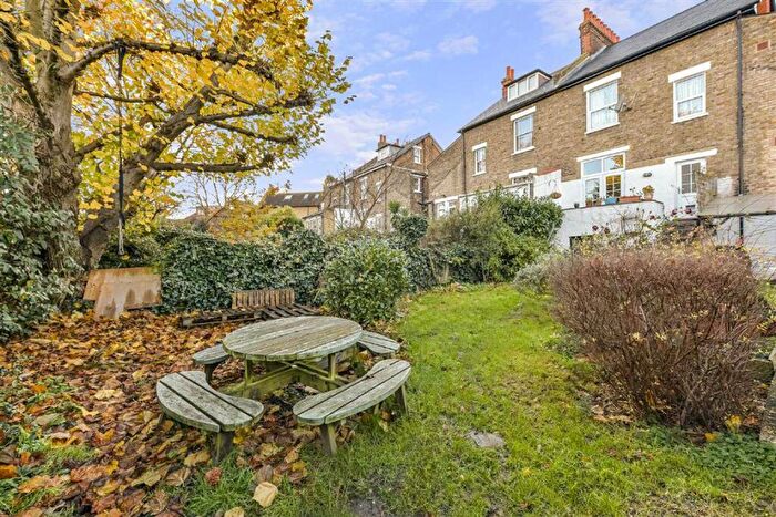 1 Bedroom Flat For Sale In Embleton Road, Lewisham, SE13