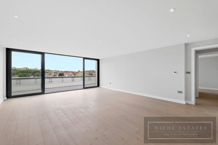 2 Bedroom Flat To Rent In Tottenham Lane, London, N8