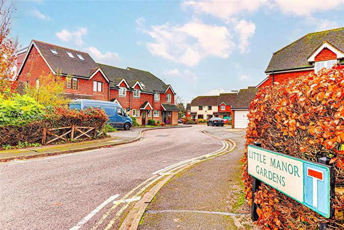 2 Bedroom Property To Rent In Little Manor Gardens, Cranleigh, GU6