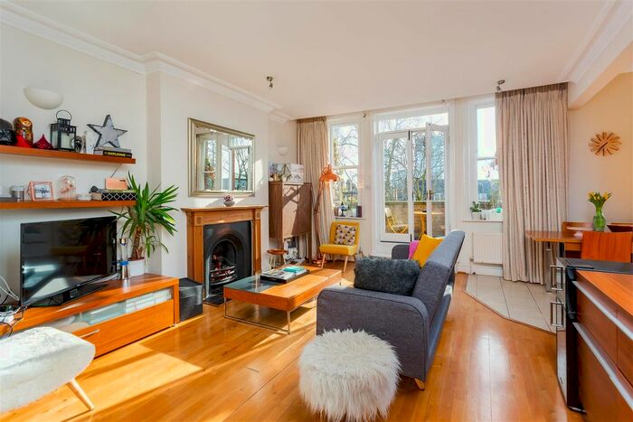 2 Bedroom Flat To Rent In Greencroft Gardens, South Hampstead, NW6