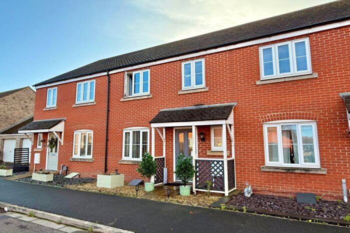 3 Bedroom Terraced House For Sale In Kent Avenue, West Wick -, BS24