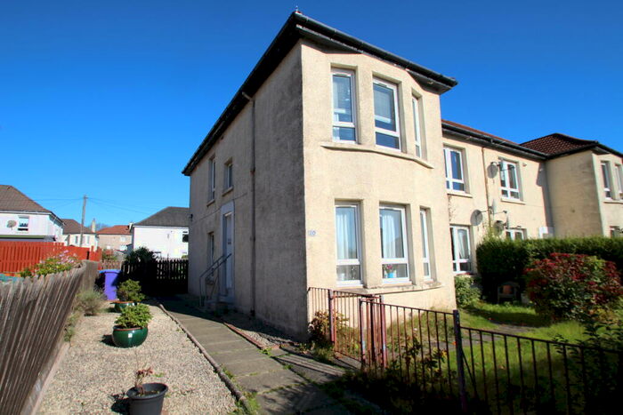 3 Bedroom Flat To Rent In Talisman Road, Knightswood, G13