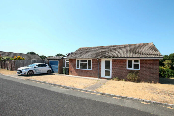 2 Bedroom Detached Bungalow To Rent In Chessell Close, Northwood, PO31
