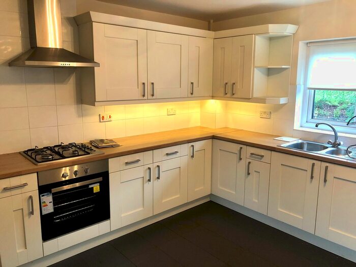 2 Bedroom Flat To Rent In Mamble Road, Stourbridge DY8