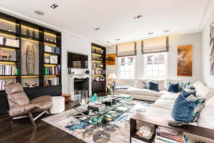 4 Bedroom Maisonette To Rent In Kings Road, London, SW3