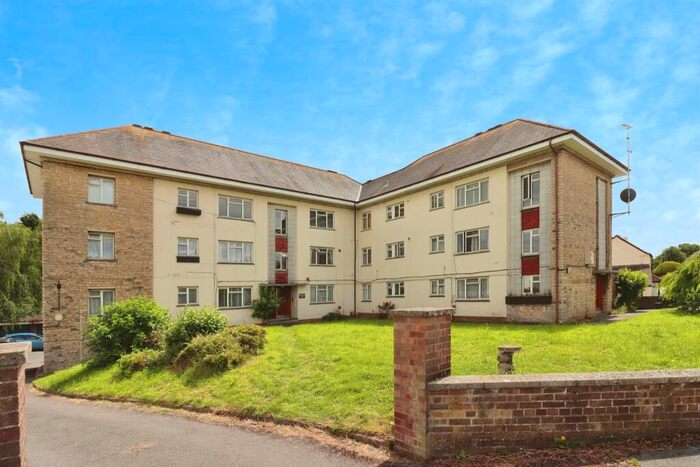 2 Bedroom Flat For Sale In Alanscourt, Bristol, BS30