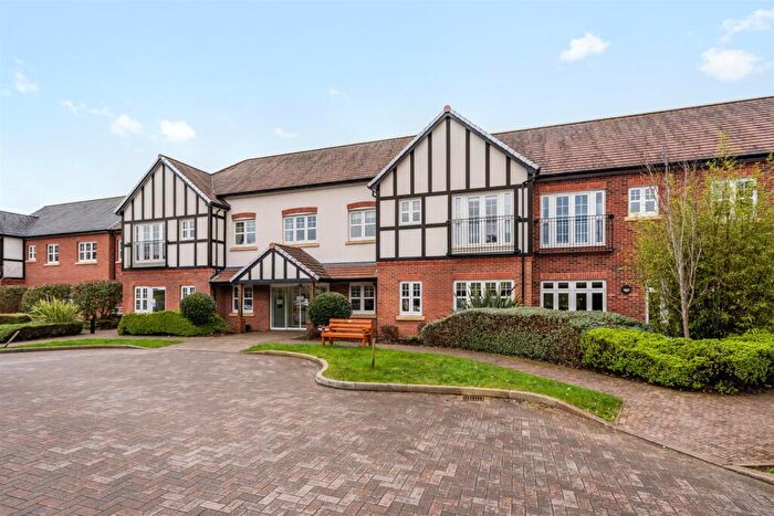 2 Bedroom Flat For Sale In Four Ashes Road, Bentley Heath, Solihull, B93