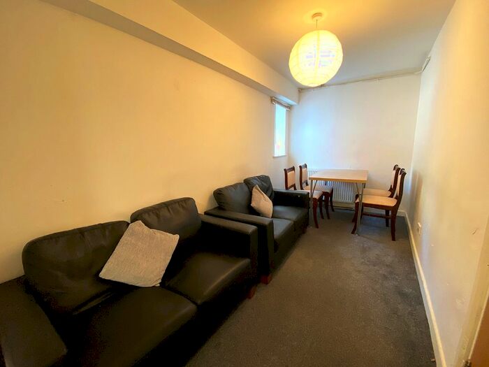 3 Bedroom Terraced House To Rent In Queen Street, Portsmouth PO1