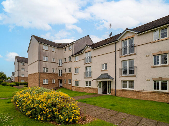 2 Bedroom Flat To Rent In Weavers Wynd, Irvine, KA12