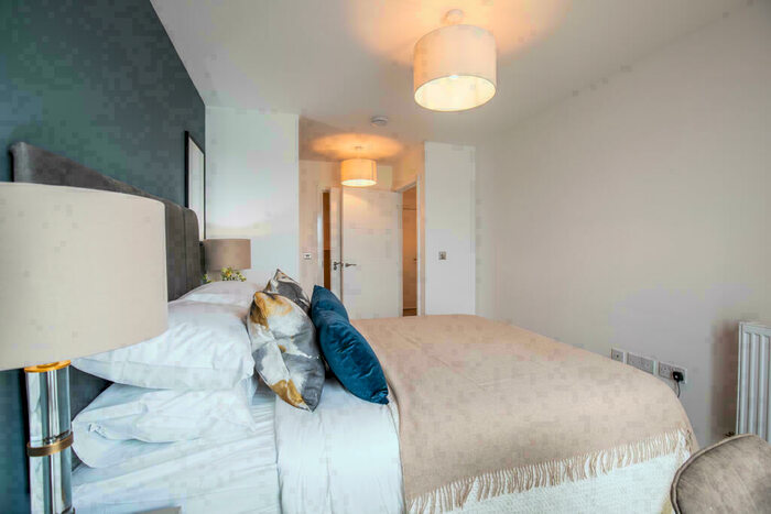 2 Bedroom Apartment To Rent In Vantage Tower, Centenary Plaza, SO19