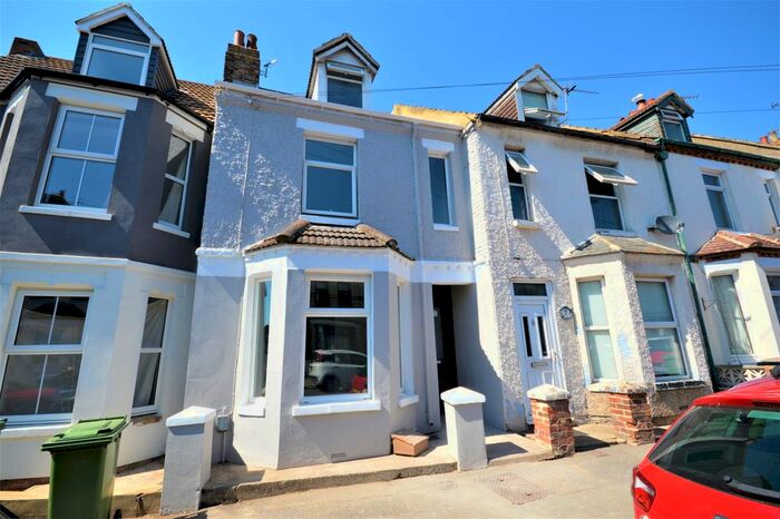 3 Bedroom Terraced House To Rent In Fernbank Crescent, Folkestone, CT19