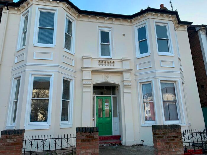 1 Bedroom Flat To Rent In Russell Terrace, Leamington Spa, CV31