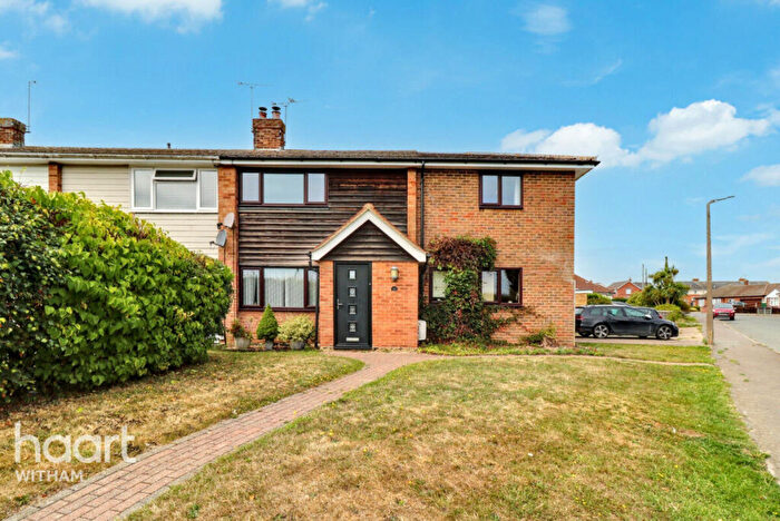 4 Bedroom End Of Terrace House For Sale In St Jean Walk, Tiptree, CO5