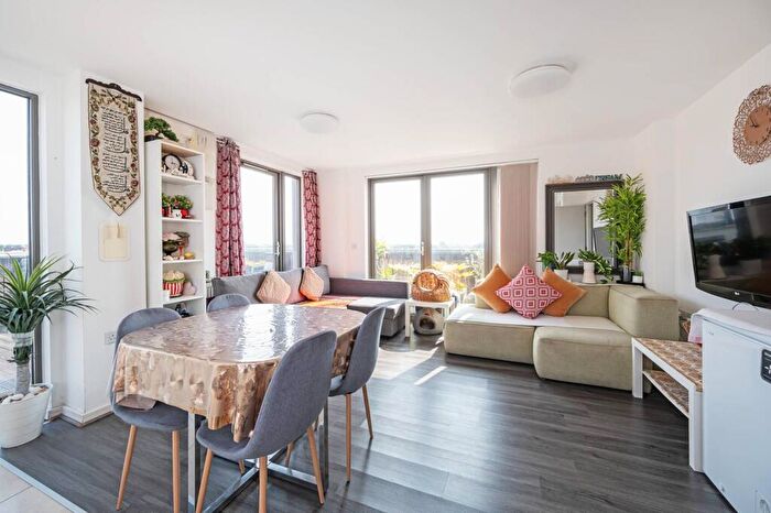 2 Bedroom Flat For Sale In Hammersley Road, Canning Town, London, E16