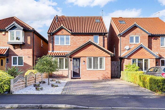 4 Bedroom Detached House For Sale In Barn Close, Nottingham, Nottinghamshire, NG6