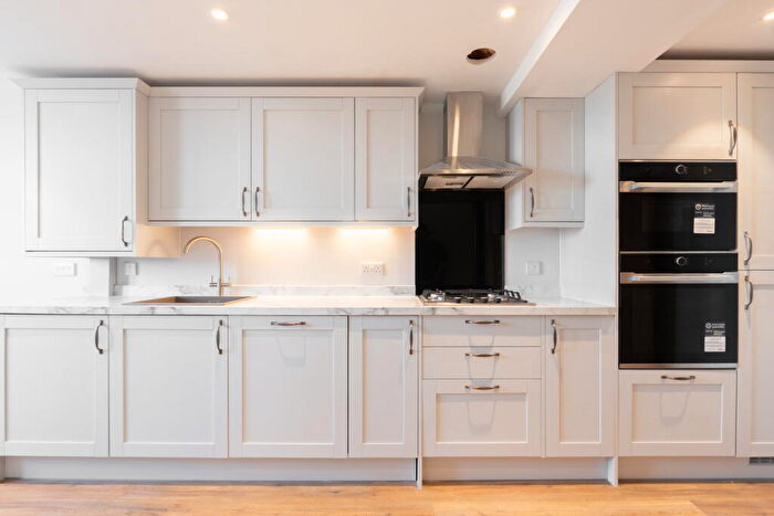 2 Bedroom Apartment For Sale In Apartment, New Canal, Salisbury, SP1