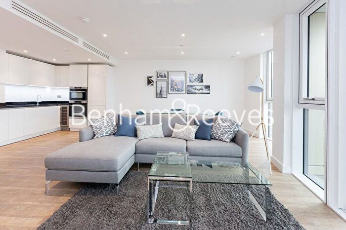 3 Bedroom Flat To Rent In Gladwin Tower, Nine Elms, SW8