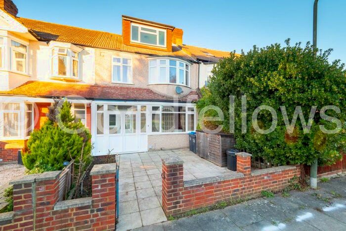 5 Bedroom Property To Rent In Crossway, London SW20