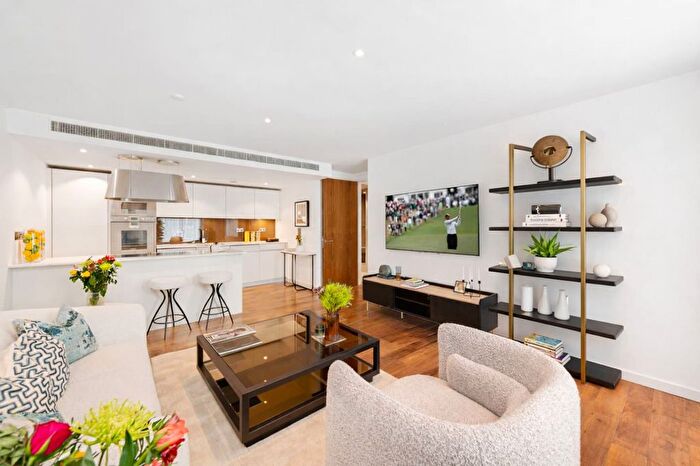 3 Bedroom Flat To Rent In Fitzrovia, W1W