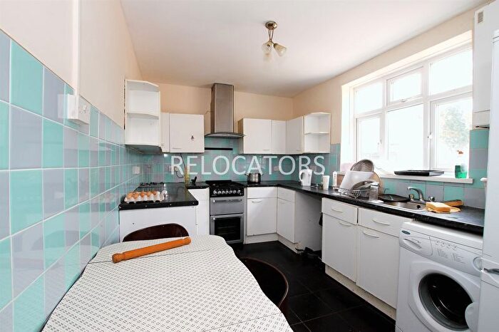 4 Bedroom End Of Terrace House To Rent In Shandy Street, London, E1