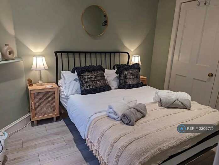 1 Bedroom Flat To Rent In Morrison Street, Edinburgh, EH3