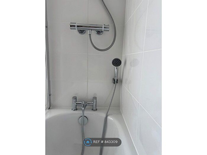 3 Bedroom Flat To Rent In Leigham Hall, London, SW16