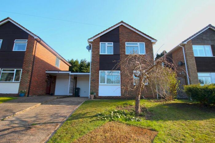 3 Bedroom Detached House To Rent In Whitehill Close, Camberley, GU15