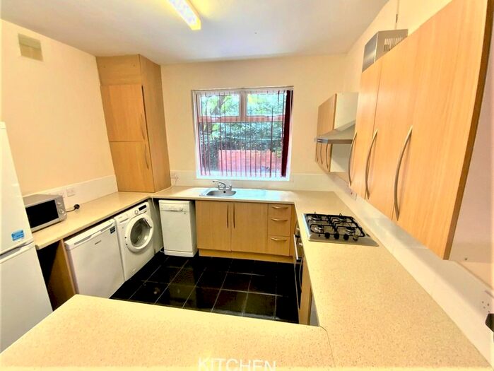6 Bedroom Terraced House To Rent In St Michaels Road, Coventry, CV2