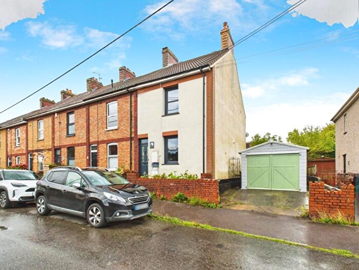 2 Bedroom End Of Terrace House For Sale In Pows Road, Kingswood, Bristol, BS15